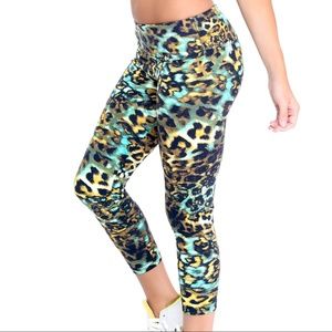 New Compression Capri LOW RISE bright Chita Print Xs-s